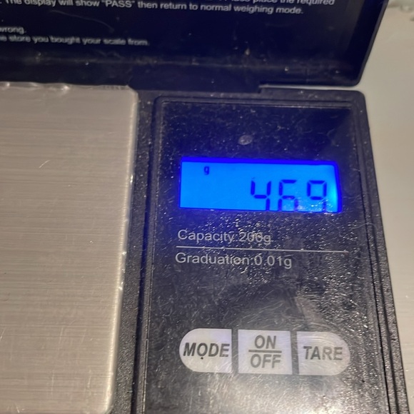 1 1/8” silver tone knotted Celtic weave pattern stud earrings - Picture 11 of 13